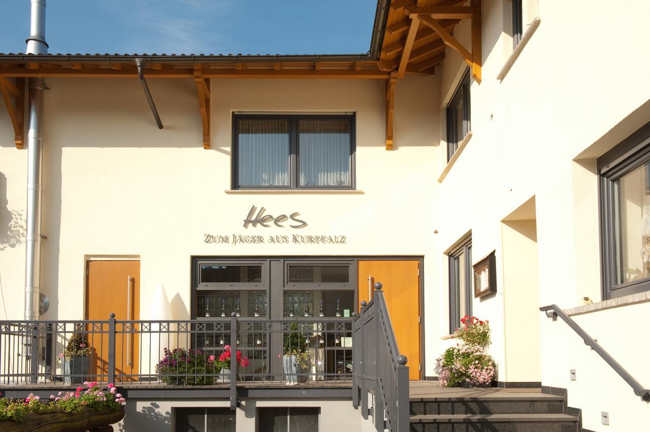 Weingut Hees - Landgasthof Zum Jaeger Aus Kurpfalz Auen Экстерьер фото