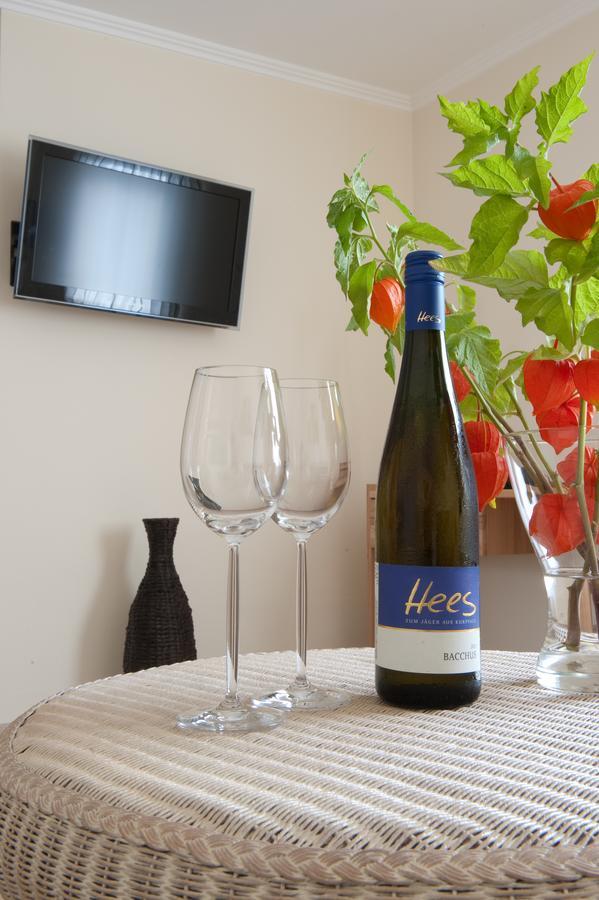 Weingut Hees - Landgasthof Zum Jaeger Aus Kurpfalz Auen Номер фото